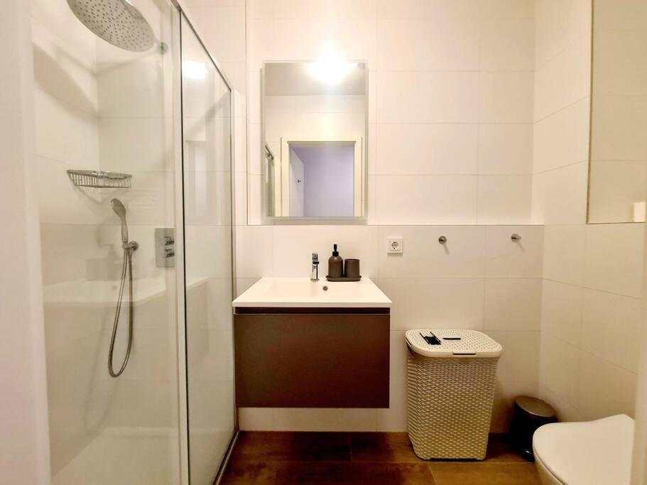 1 Bedroom With Parking-cd6